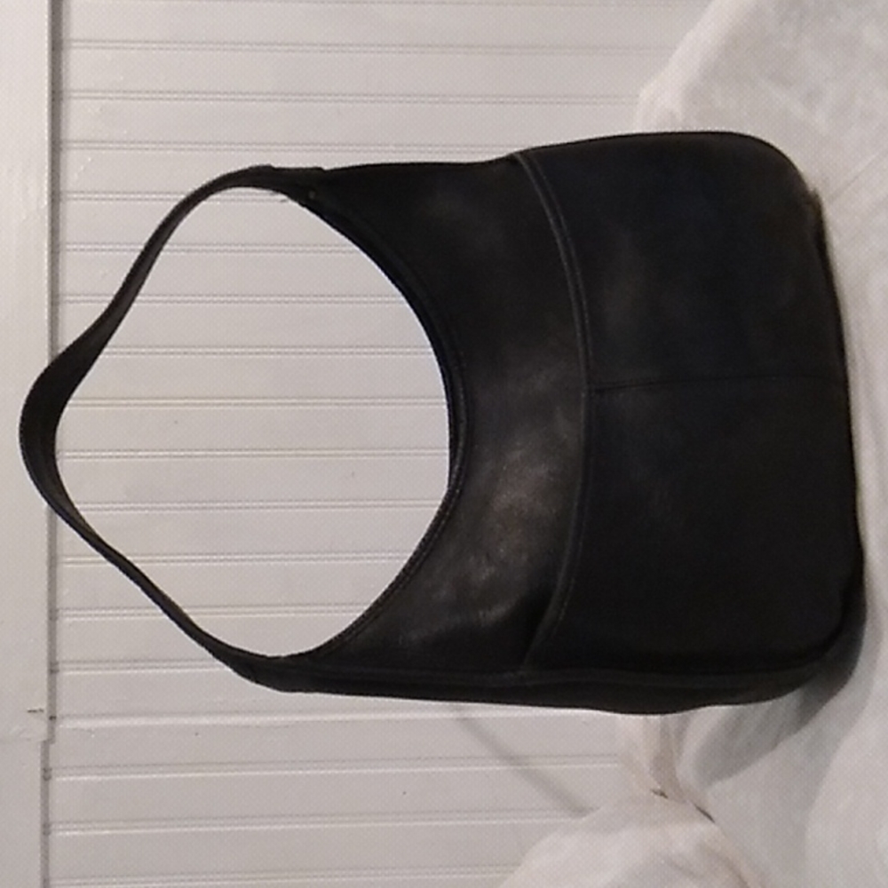 FINAL DROP! 😍 Authentic Vintage Coach Shoulder Bag